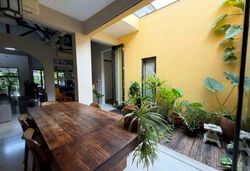 Cambridge Road (D8), Terrace #535487671